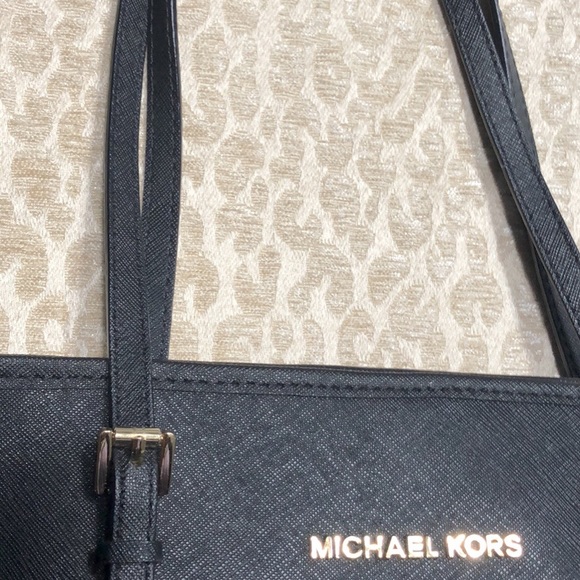 Large Michael Kors Tote - Picture 5 of 6